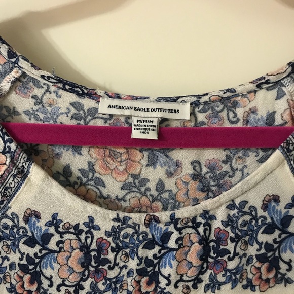 American Eagle Top - Picture 2 of 2